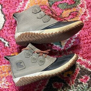 Sorel Women's Waterproof Out and About Ankle Boots